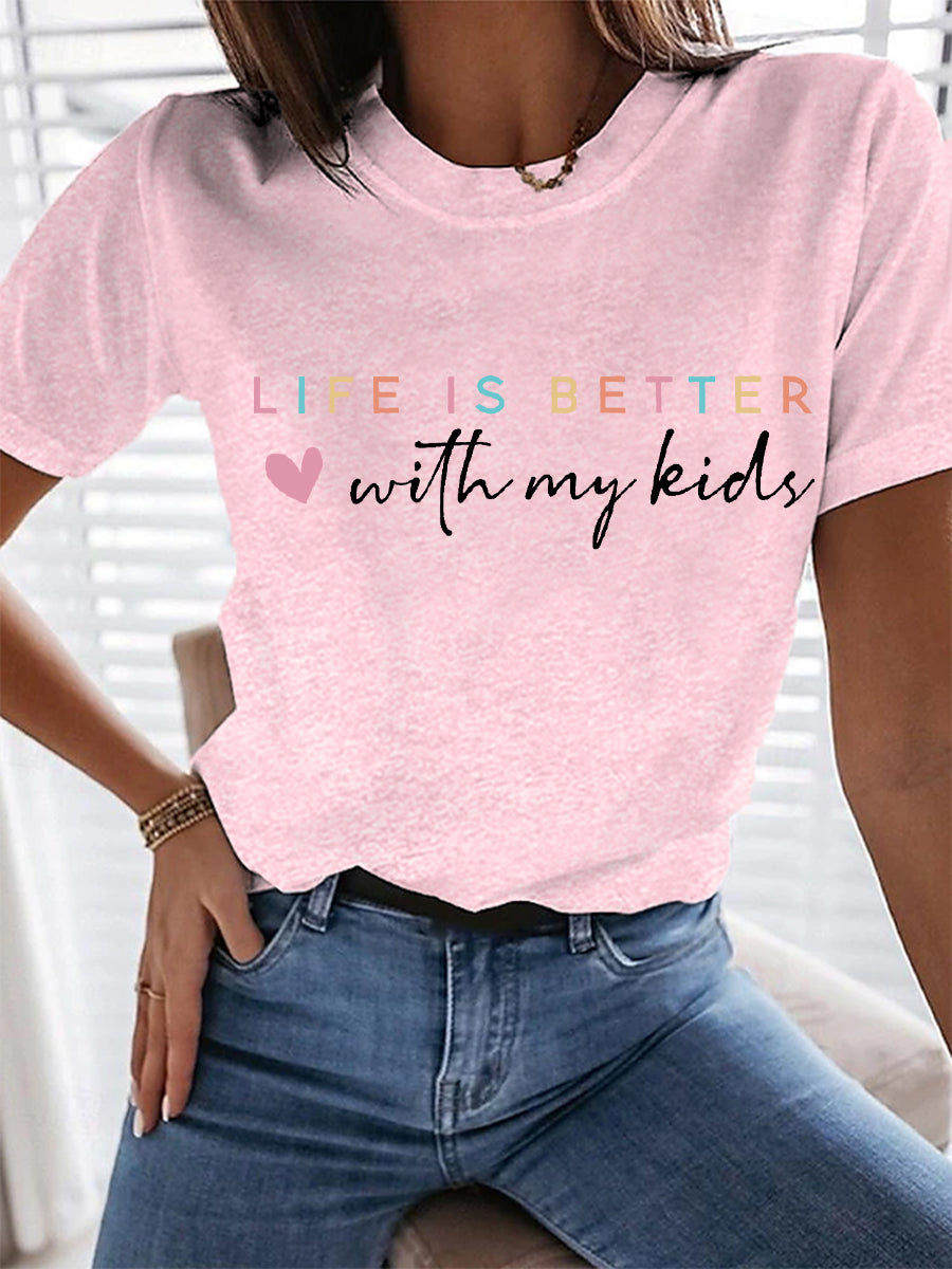 La vida de las mujeres es mejor con mi camiseta ocasional del regalo del día de madre de los cabritos