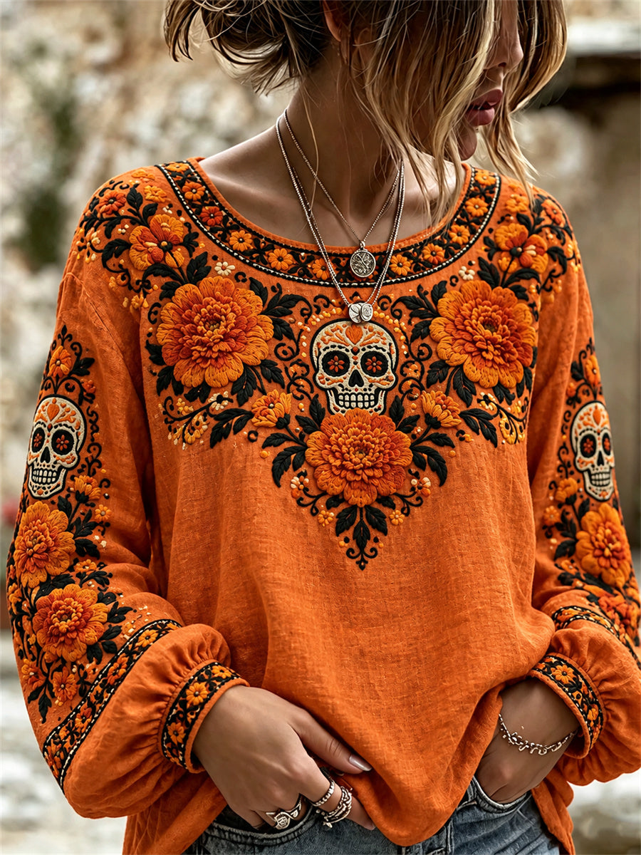 Camisa estampada floral con calaveras de azúcar mexicanas y flor de cempasúchil para el Día de Muertos femenino