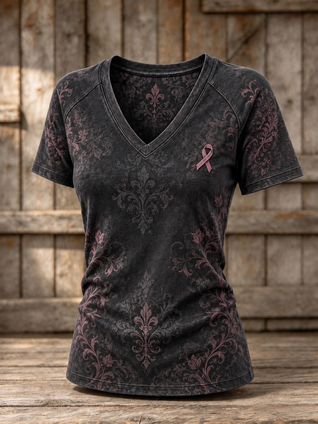 Corss de las mujeres y diseño de patrón de cinta de caridad rosa camiseta de manga corta con cuello en V