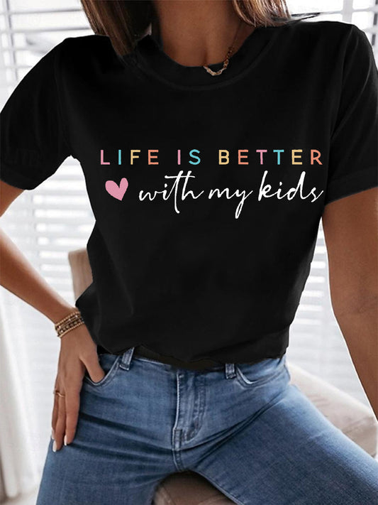 La vida de las mujeres es mejor con mi camiseta ocasional del regalo del día de madre de los cabritos