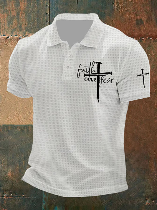 La cruz de la fe de los hombres imprimió el polo ocasional