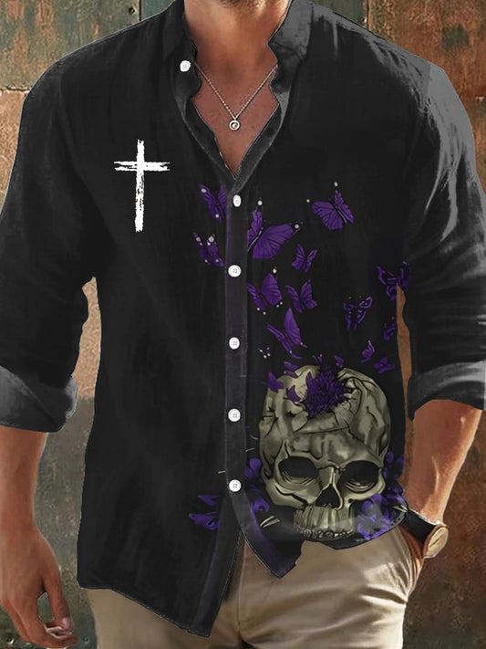 Camisa de manga larga con estampado cruzado de cráneo de mariposa oscura retro para hombre