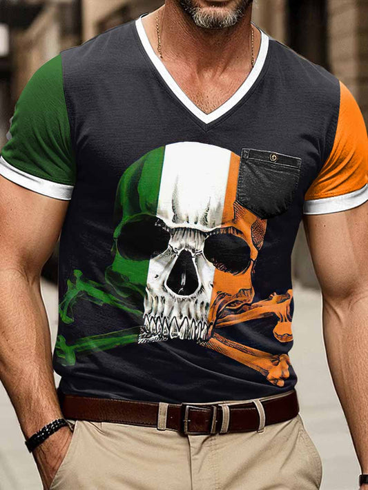 Camiseta de manga corta con cuello en V y estampado de cráneo de Irlanda para hombre