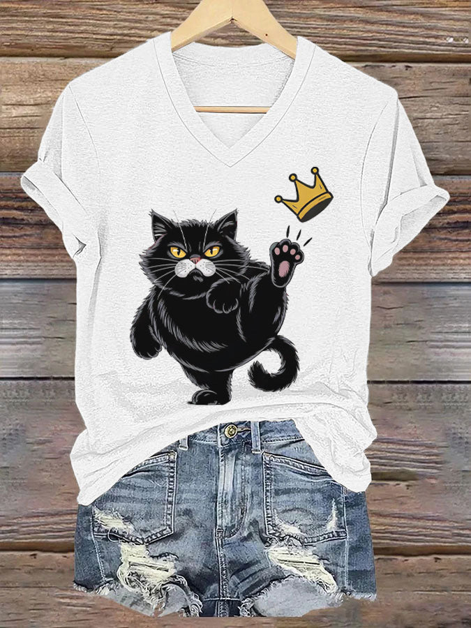 NOPE No Kings In America Black Cat Camiseta estampada con cuello en V para mujer