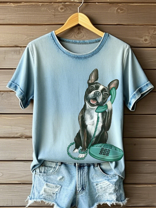 Camisetas impresas Boston Terrier de las mujeres en el teléfono