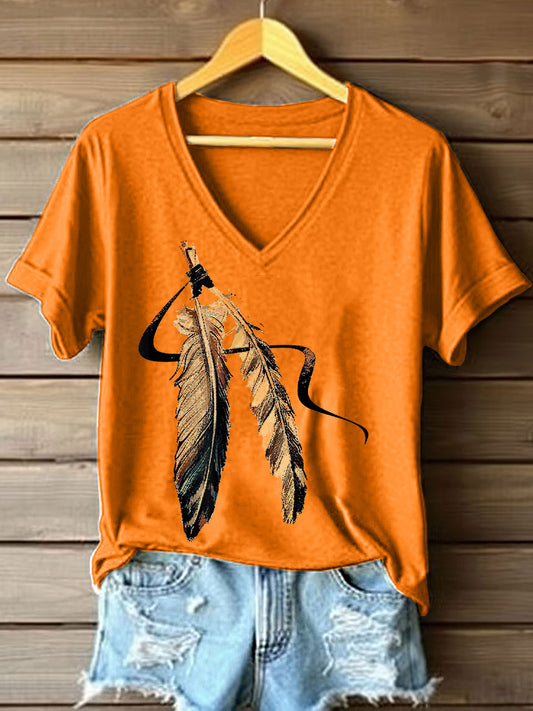 Camiseta con cuello en V y estampado tribal para mujer