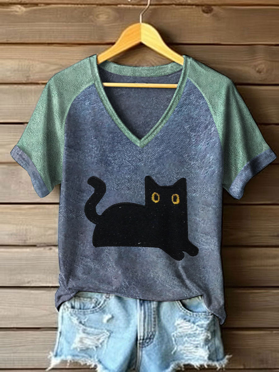 Camisetas con cuello en v color block de gato negro para mujer