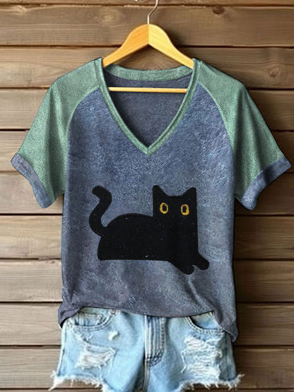 Camisetas con cuello en v color block de gato negro para mujer