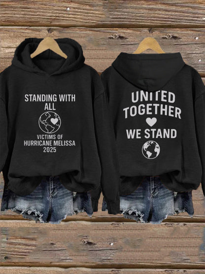 Mujeres de pie con todas las víctimas del huracán Melissa United Together We Stand Hoodie
