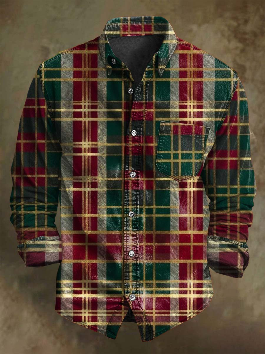 Camisa casual de manga larga con estampado a cuadros en contraste con temática navideña
