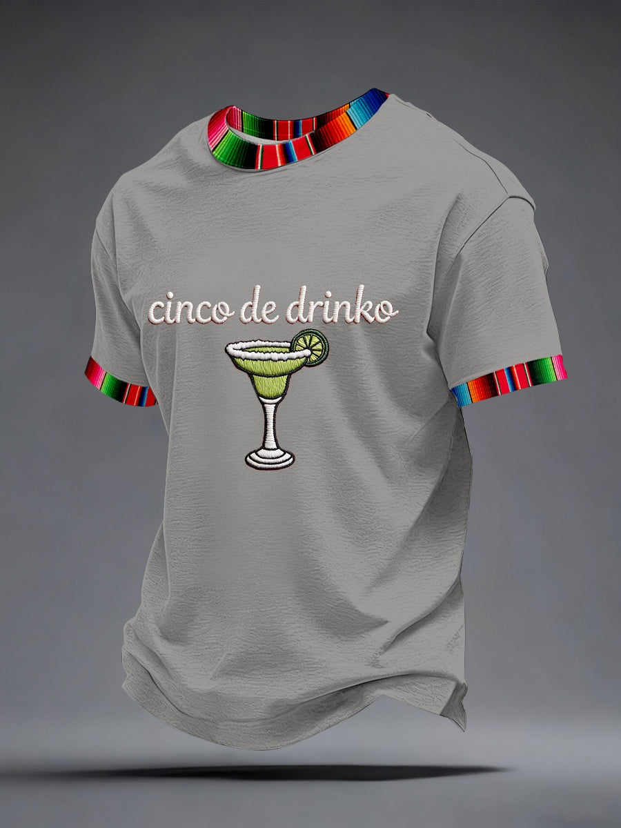 Camiseta con patrón bordado de Cinco de Drinko para hombre