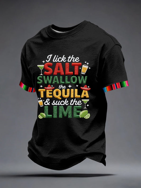 Los hombres lamen la sal trago el tequila y chupar la camiseta del modelo del bordado de la CÁLIMA