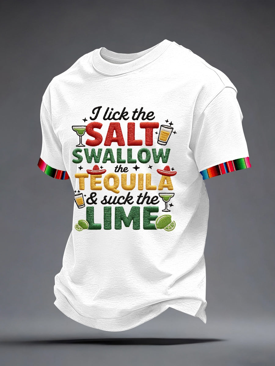 Los hombres lamen la sal trago el tequila y chupar la camiseta del modelo del bordado de la CÁLIMA