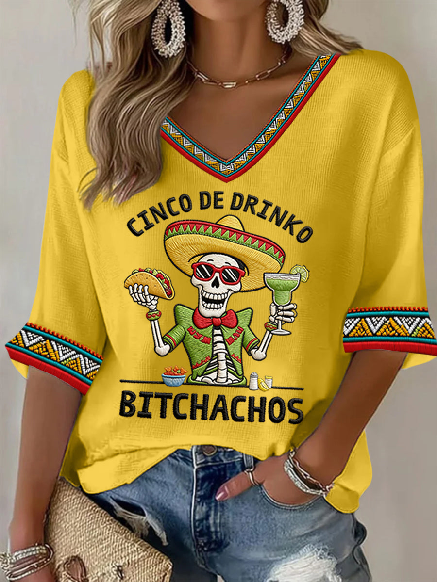Camiseta casual de gofre con estampado de esqueletos y leyenda divertida «Cinco De Drinko Bitchachos» para mujer