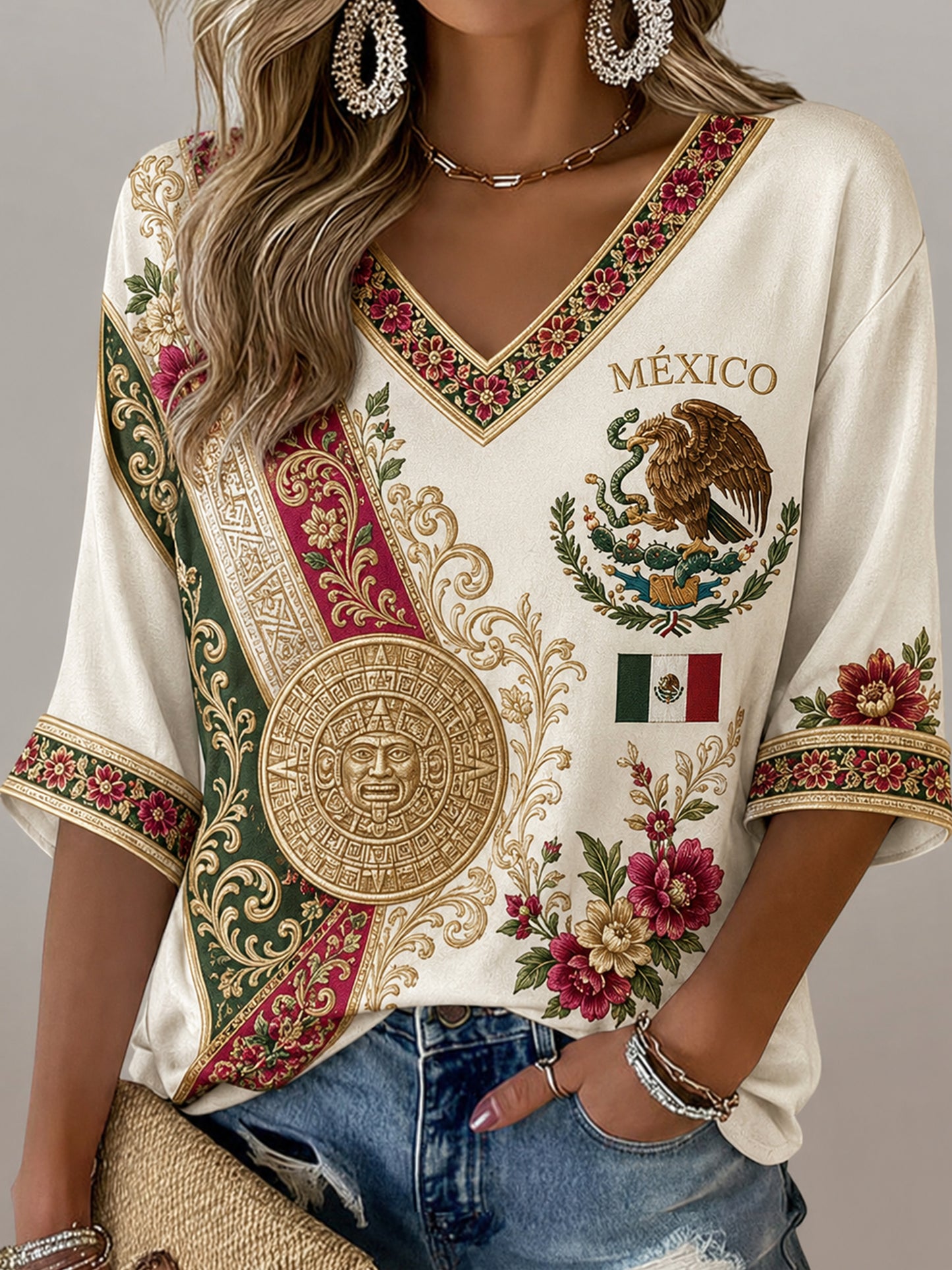 Top con cuello en V para mujer de fútbol mexicano Aztec Totem Element Art Print