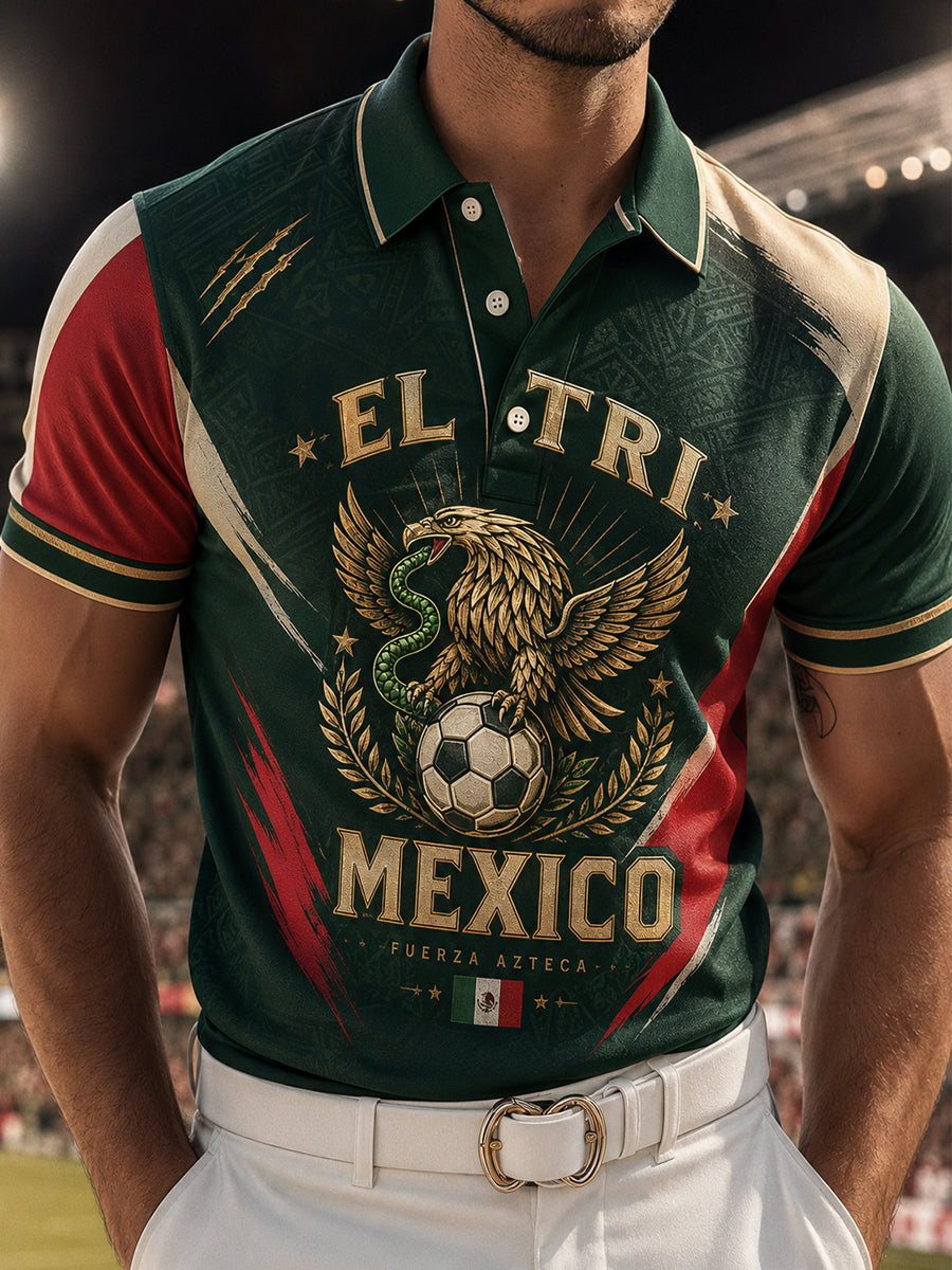 Camiseta polo con estampado artístico de elementos de animación en un partido de fútbol mexicano para hombre