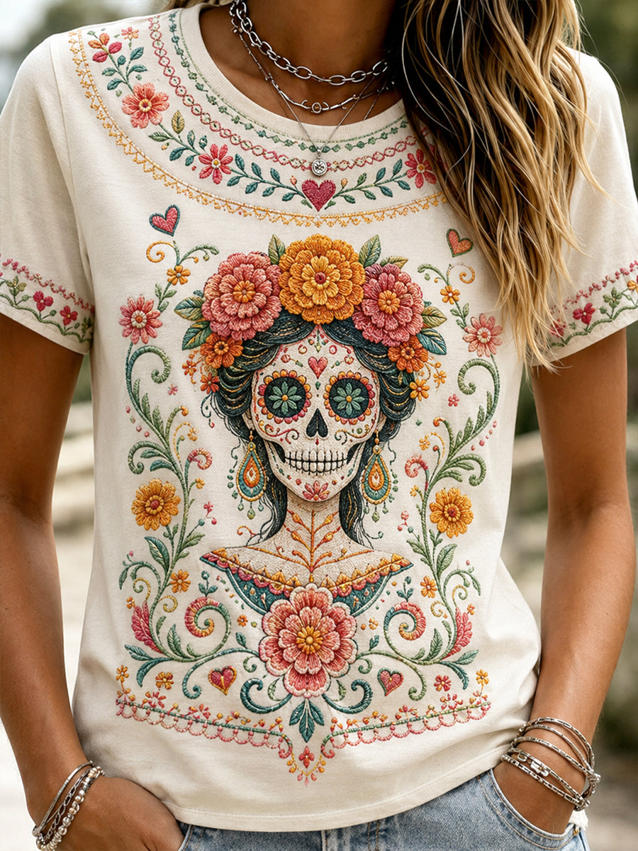 Camiseta con estampado artístico de elementos culturales mexicanos del Día de Muertos para mujer