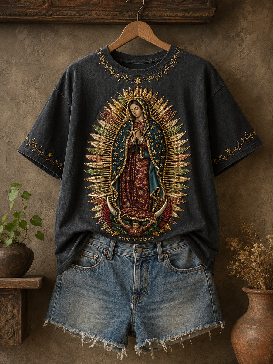 Camiseta estampada para mujer con la Asunción de Nuestra Señora de Guadalupe