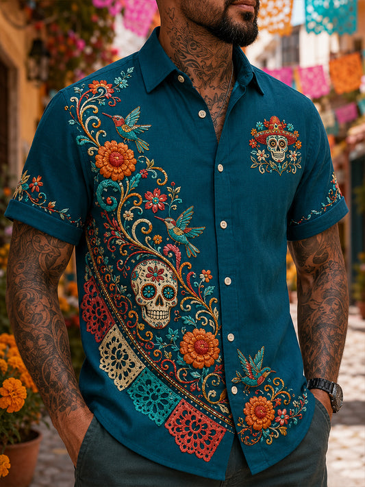 Camiseta de manga corta con estampado artístico de elementos culturales mexicanos del Día de los Muertos para hombre