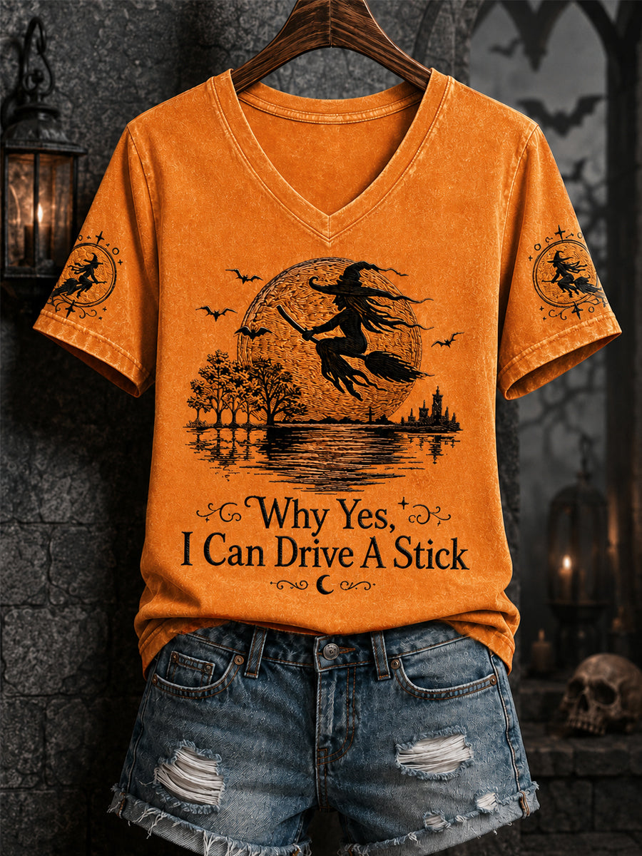 Camiseta informal con cuello en V y estampado divertido para Halloween: «Mujer bruja: ¡Sí, en realidad sé conducir un coche de marchas»