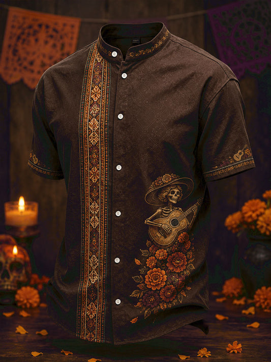 Camisa estampada con diseño floral del Día de los Muertos mexicano para hombre
