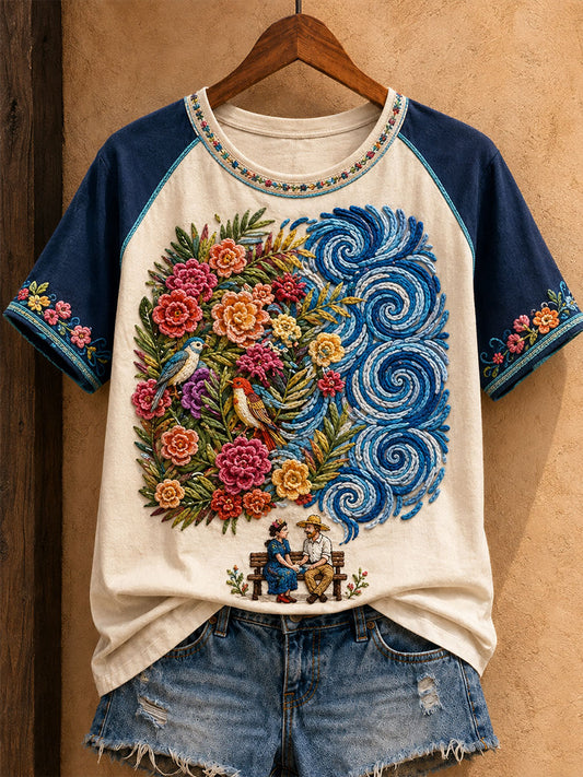 Damen-T-Shirt mit mexikanischer Lele-Puppe und floraler Kunst-Print