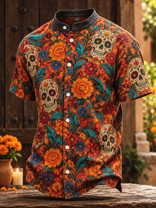 Camisa estampada con diseño floral del Día de los Muertos mexicano para hombre